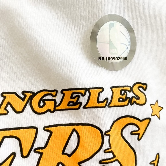 Los Angles Lakers Nike 2020 NBA Championship Roster youth sz 4 Sm t-shirt - Picture 3 of 5